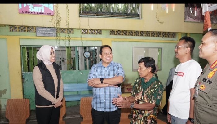 Irjen Kemendagri Tinjau Langsung Pelaksanaan Siskamling di Surakarta