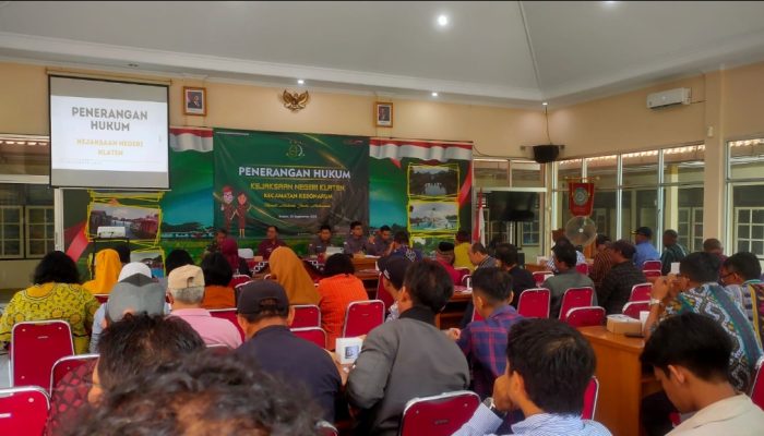 Kejari Klaten Gelar Sosialisasi Hukum di Kebonarum: “Kenali Hukum, Jauhi Hukuman