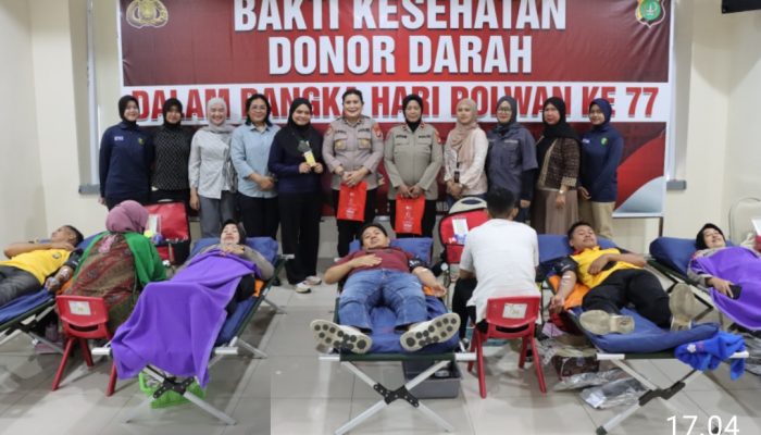Aksi Kemanusiaan Polwan Polres Jakarta Barat: Donor Darah dalam Rangka HUT ke-77
