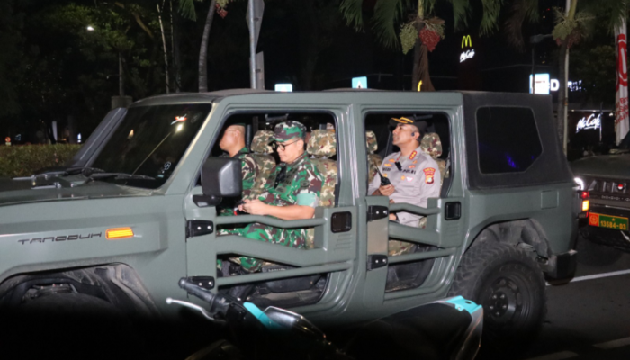Patroli Skala Besar, Polres Jakbar Bersama 3 Pilar Hadirkan Rasa Aman di Tengah Masyarakat