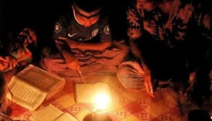 Warga Aceh Hidup dalam Gelap Gulita: Jaringan Listrik Lumpuh Tiga Hari