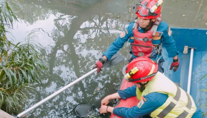 Remaja 17 Tahun Tenggelam Usai Lompat ke Kali Green Court Saat Tawuran Pelajar di Cengkareng Timur