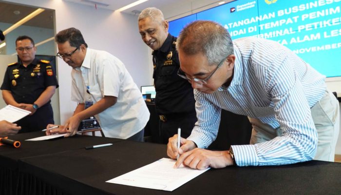 Tingkatkan Layanan, IPC TPK Dan PT MAL Tanda tangani BCP Alat Pemindai Petikemas