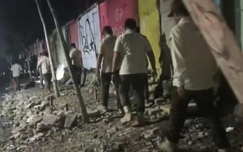 Satpol PP Bersama ASN Kecamatan Tambora Gelar Sweeping Besar-Besaran di Gang Royal